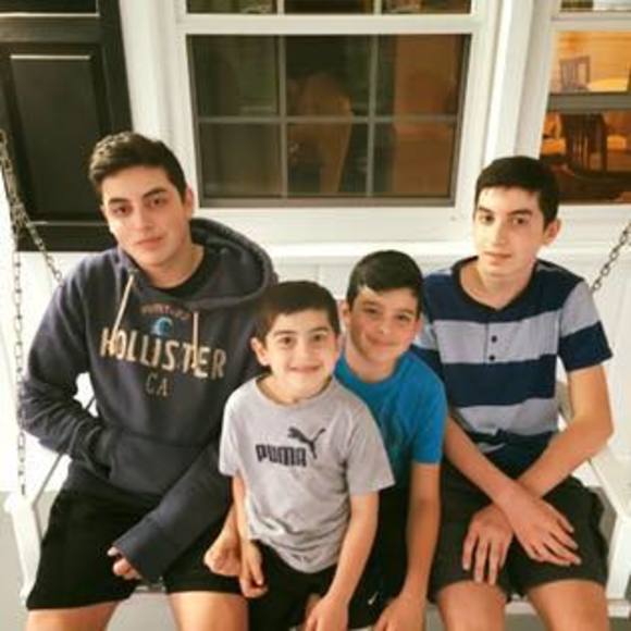 Meet your Posher, Lori - Picture 1 of 1